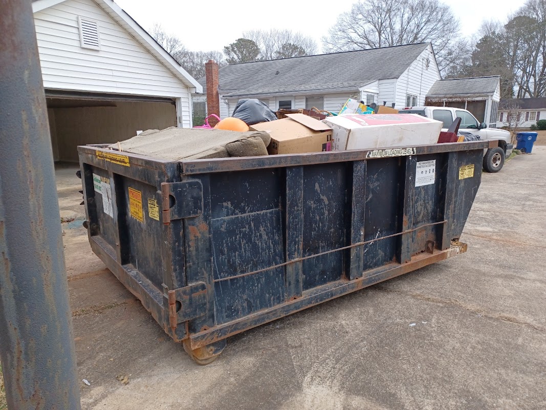 JunkGone.com (Haul Masters) dumpster rental